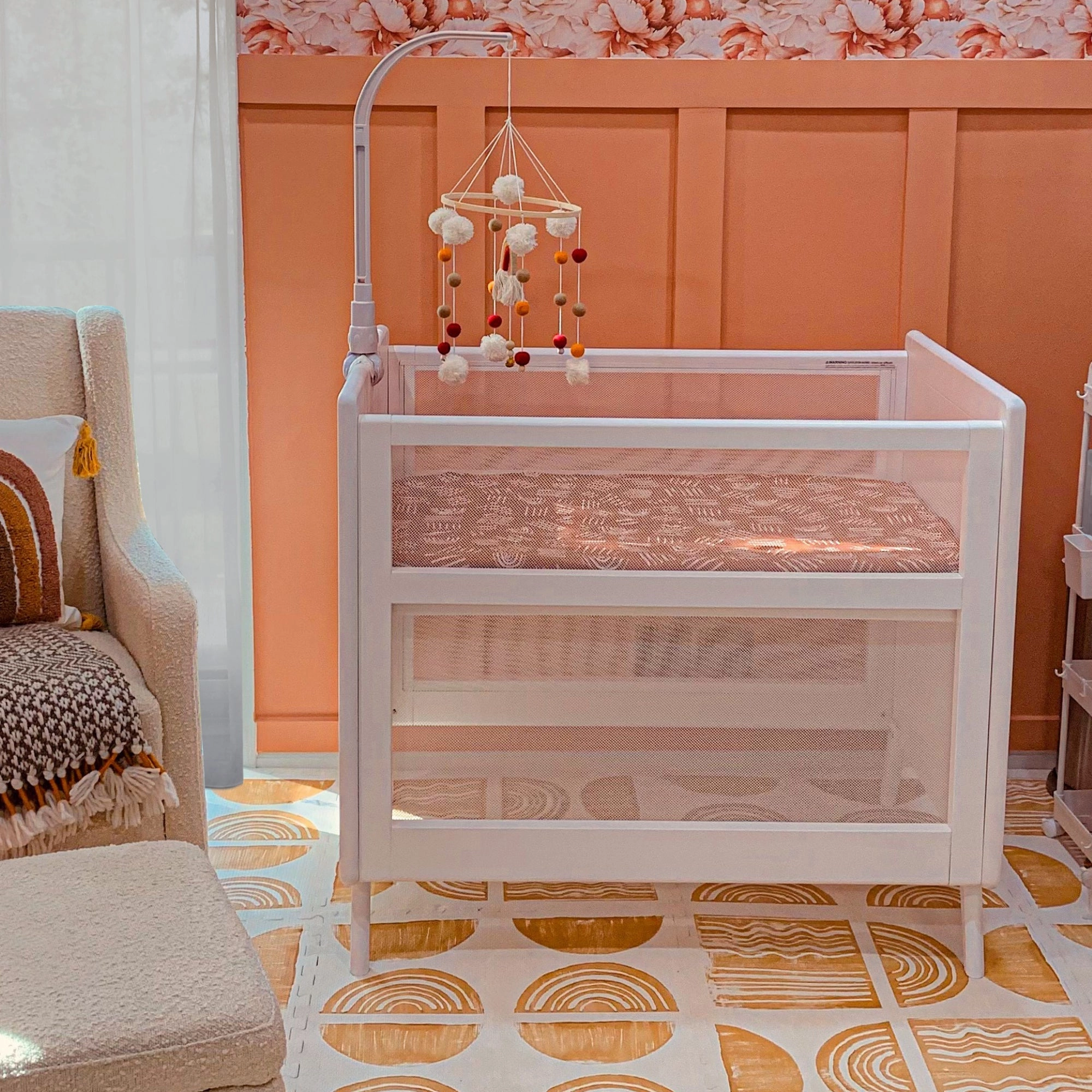 Breathable™ Mesh 2-in-1 Mini Crib — White — Greenguard Gold Certified