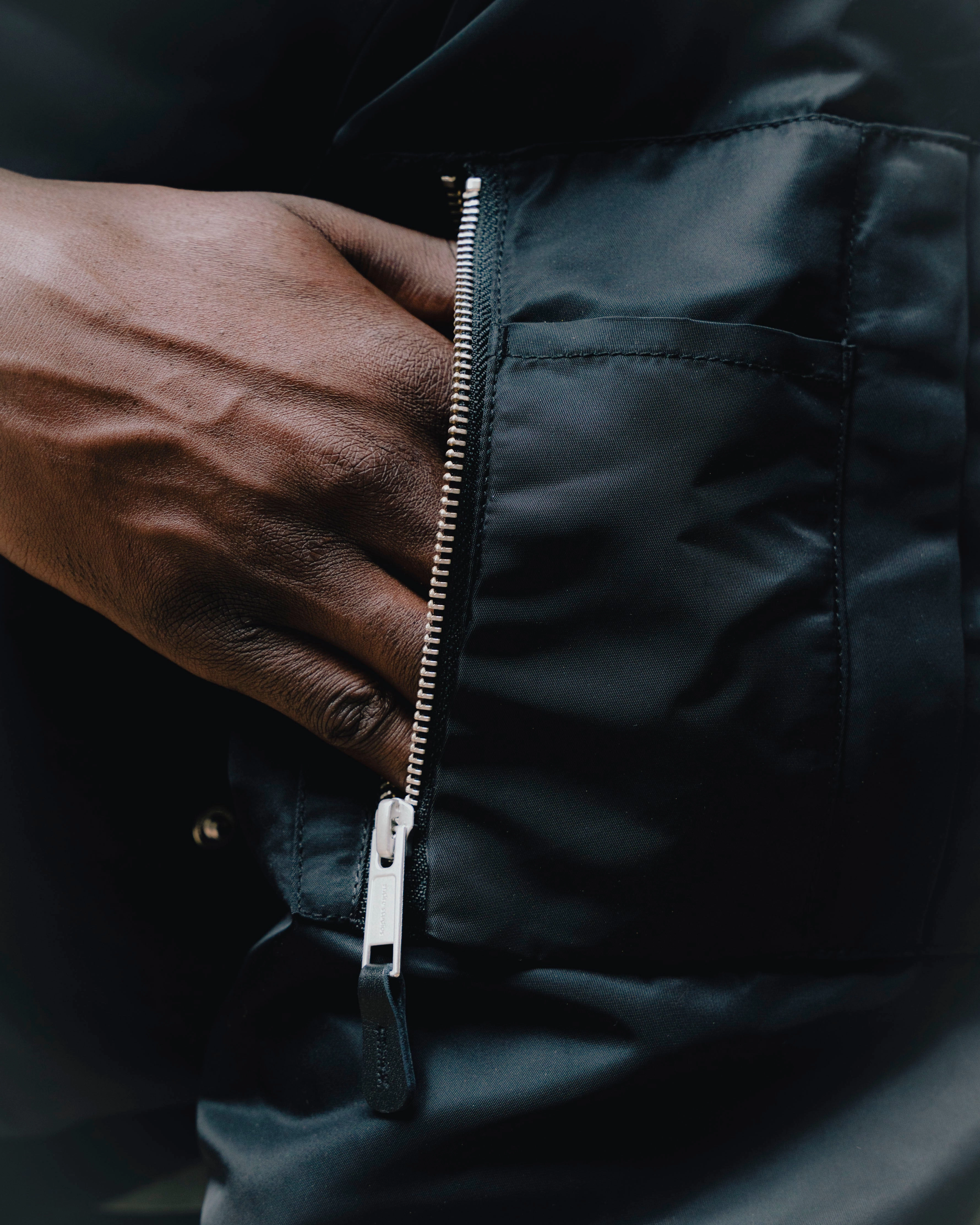 CROPPED BROAD BOMBER