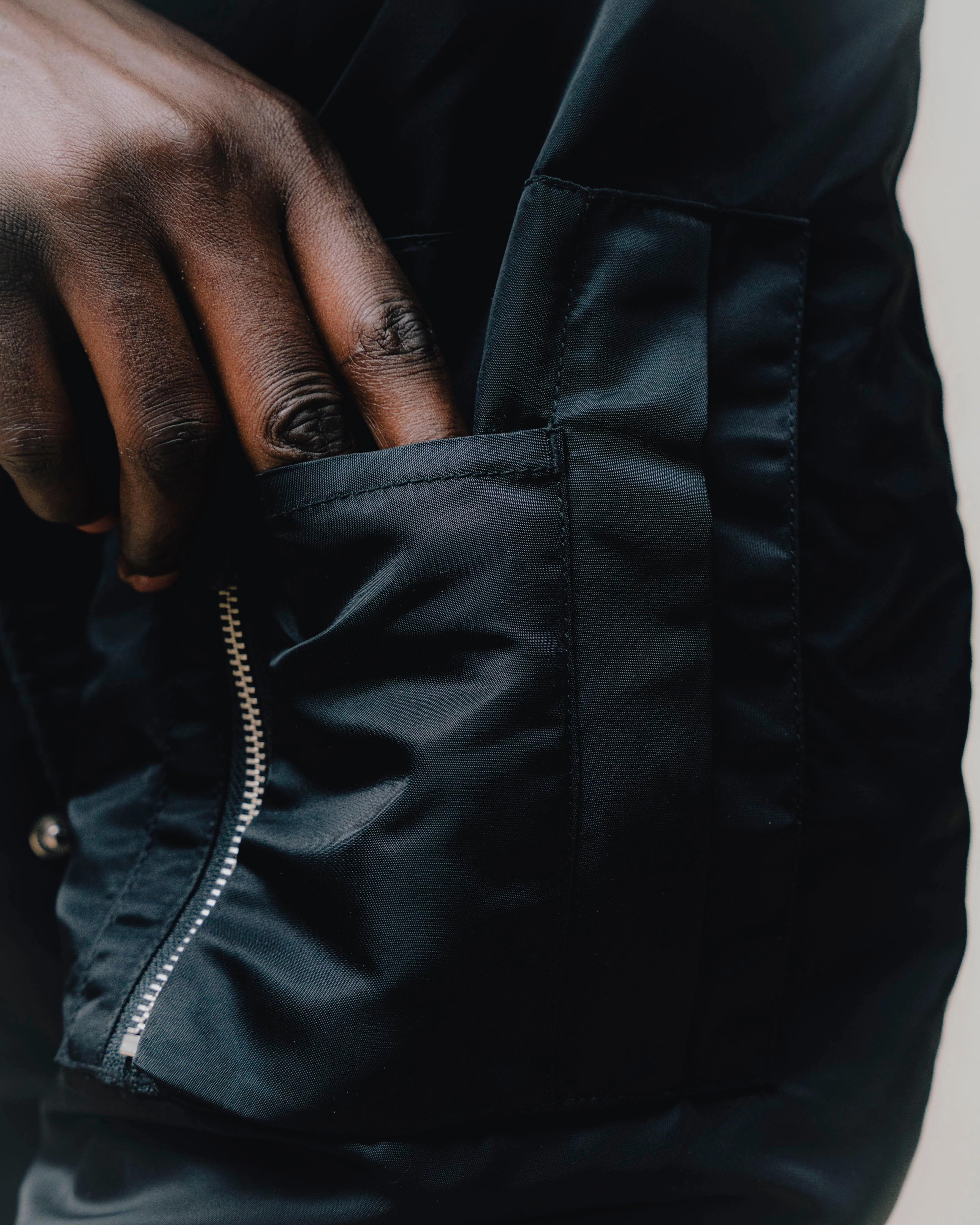 CROPPED BROAD BOMBER