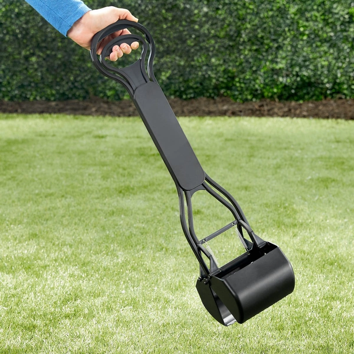 Four Paws Allen's Spring Action Scooper for Grass