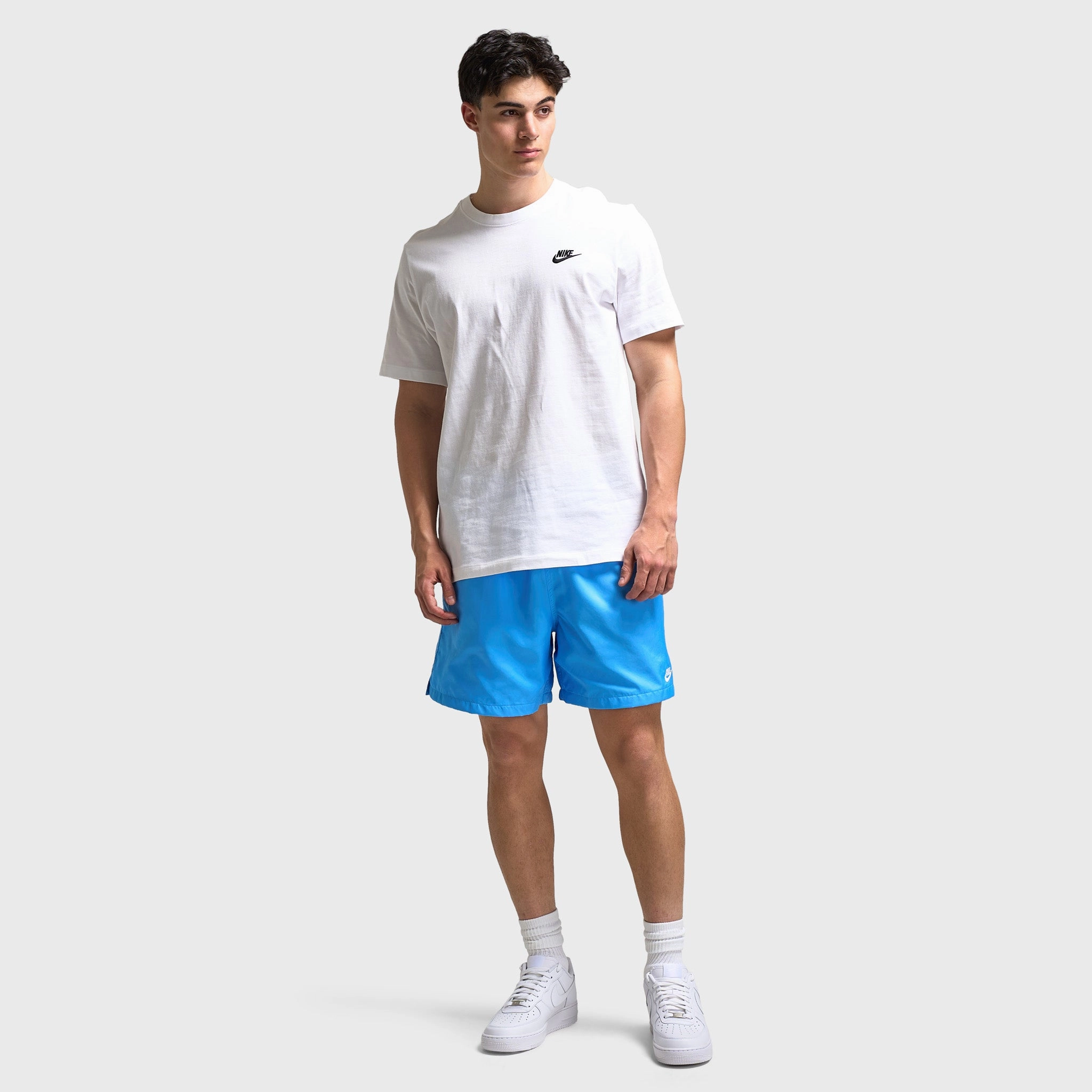 Nike Club Flow Shorts University / White